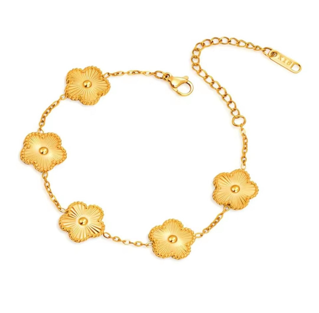 Gold Five-Leaf Clover Bracelet